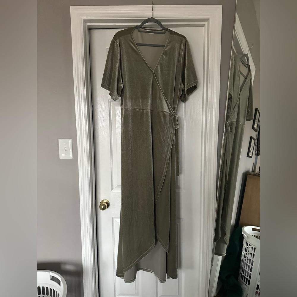 Roolee Etta Velvet - Sage maxi dress - Size XXXL